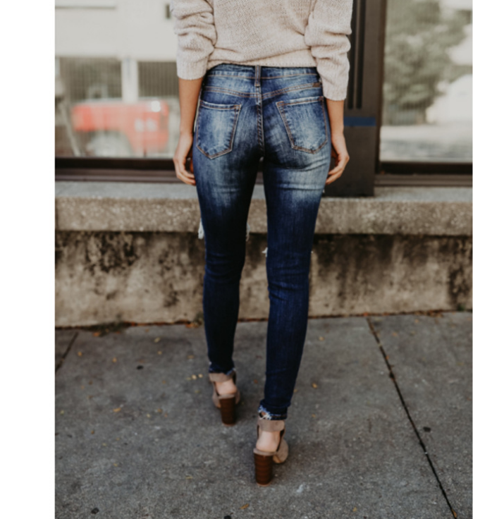 Women's jeans, pierced feet, mid-rise jeans