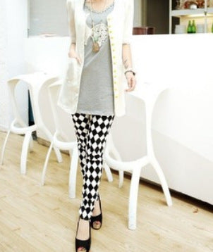 Black And White Square Diamond Check Cropped Trousers